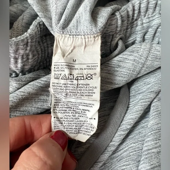 Old Navy Women’s Breathe ON Athletic Short in Medium Gray Size Medium - Picture 6 of 7